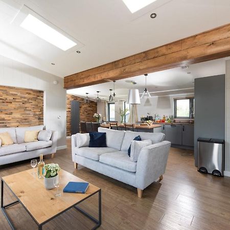 Primrose Lodge, 25 Roadford Lake Lodges Lifton Luaran gambar