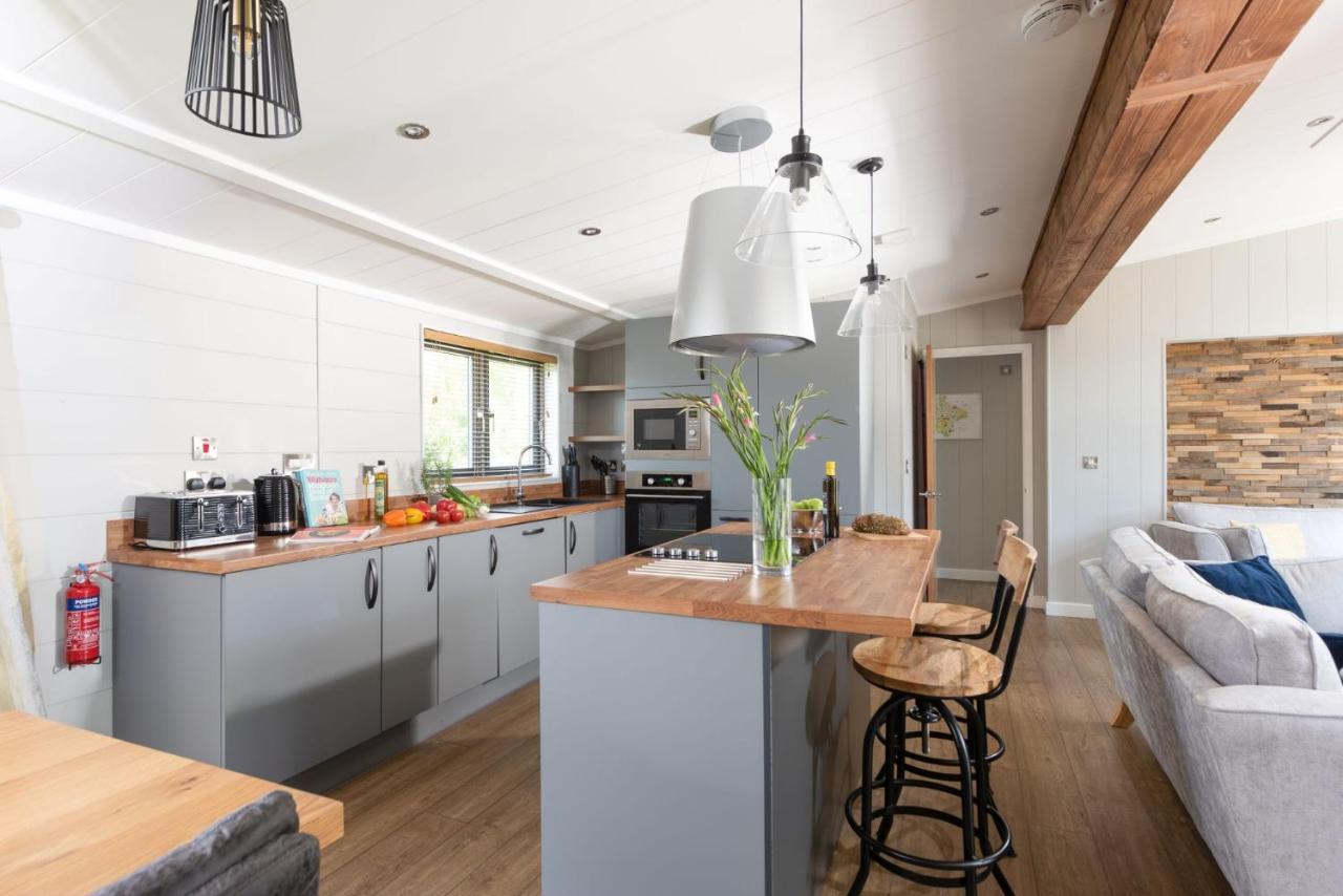 Primrose Lodge, 25 Roadford Lake Lodges Lifton Luaran gambar